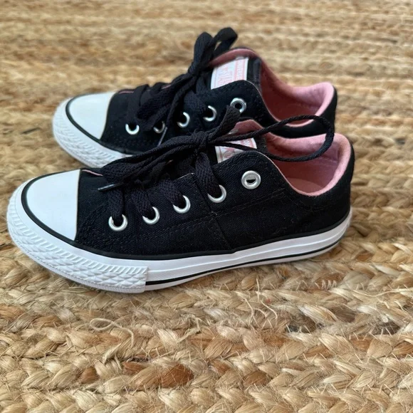Converse All Stars Girls Little Kid Size 11 Black Low Top Sneakers - Picture 4 of 8